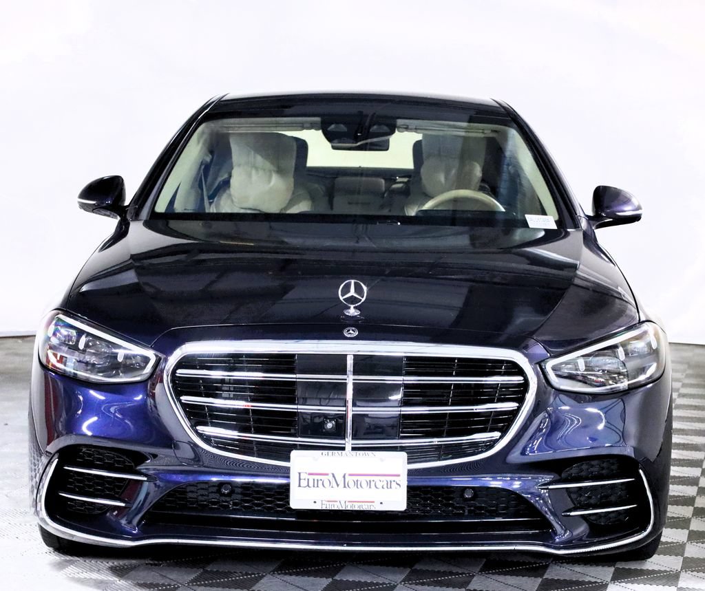 Used 2022 Mercedes-Benz S 580 4MATIC Sedan image 2
