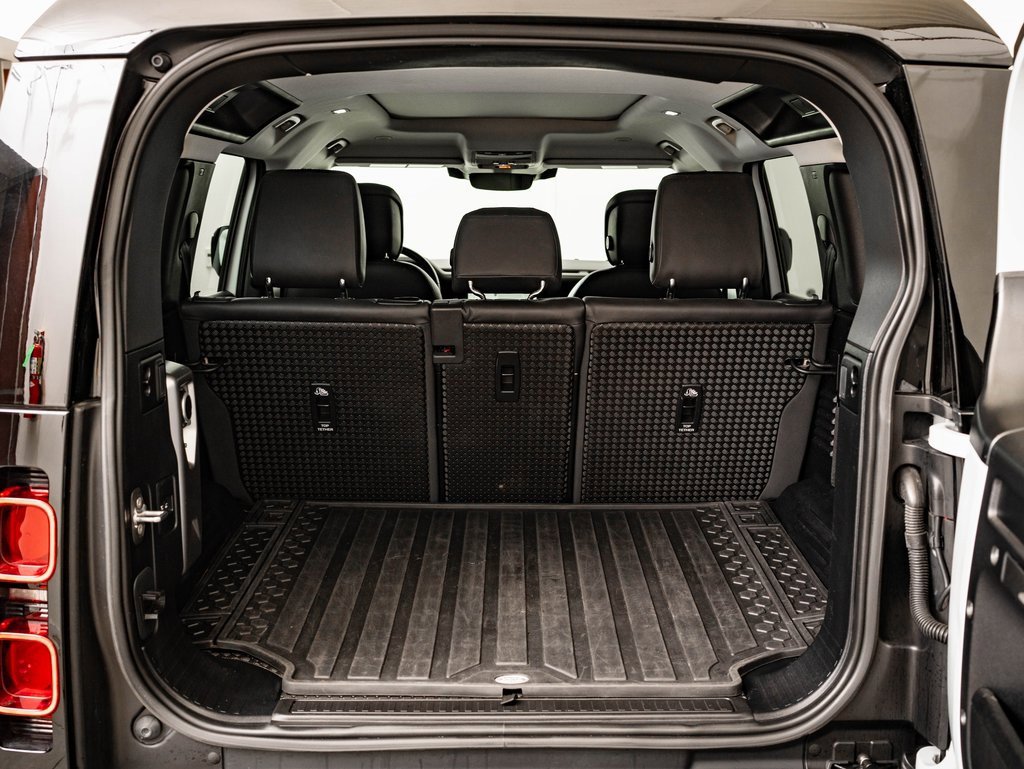 Used 2023 Land Rover Defender 110 X-Dynamic SE image 24