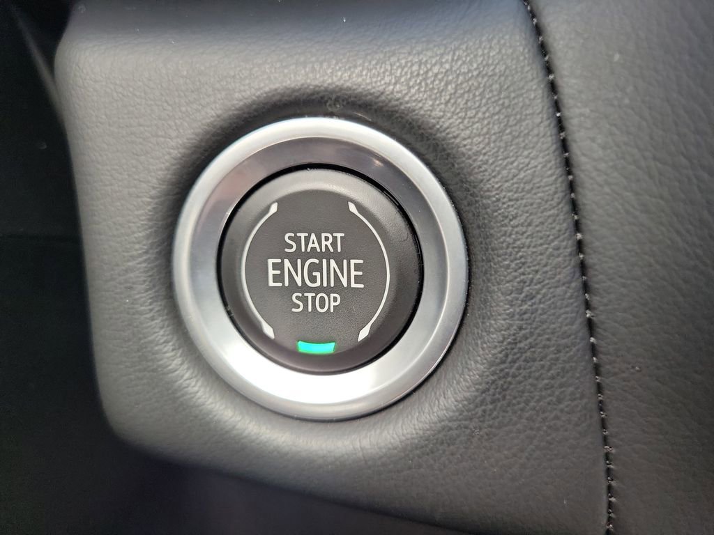 Certified 2022 Chevrolet Suburban RST w/ Sport Performance Package image 29