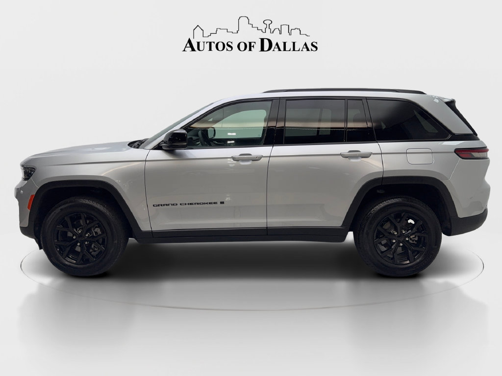 Used 2025 Jeep Grand Cherokee Altitude RWD image 6