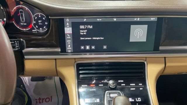Used 2018 Porsche Panamera 4S AWD/4WD image 21