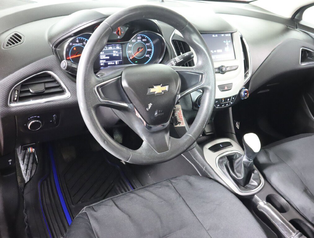 Used 2018 Chevrolet Cruze LS image 9