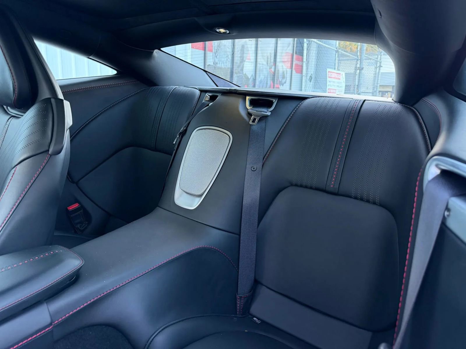 Used 2018 Aston Martin DB11 V12 RWD image 15