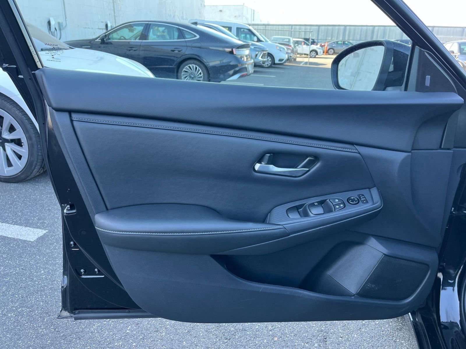 Used 2025 Nissan Sentra SV FWD image 18