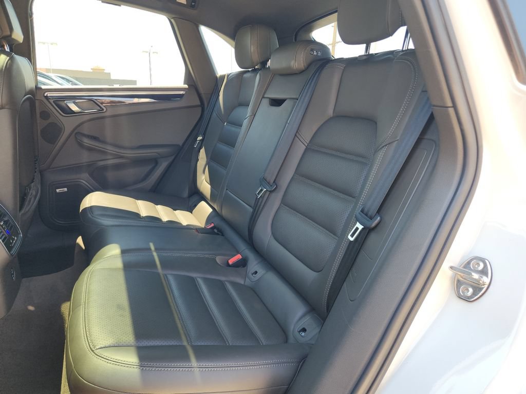 Used 2020 Porsche Macan S AWD/4WD image 4