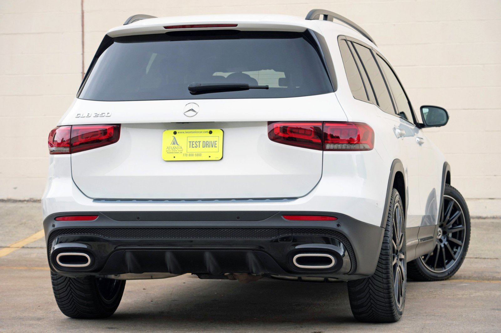Used 2021 Mercedes-Benz GLB 250 w/ AMG Line image 4