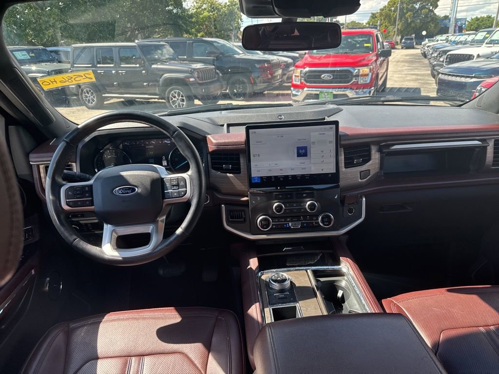 Used 2024 Ford Expedition Max Limited image 11
