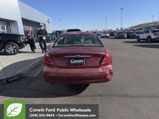 Used 2002 Ford Taurus SES image 4