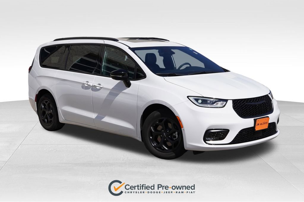 Used 2024 Chrysler Pacifica Premium image 1