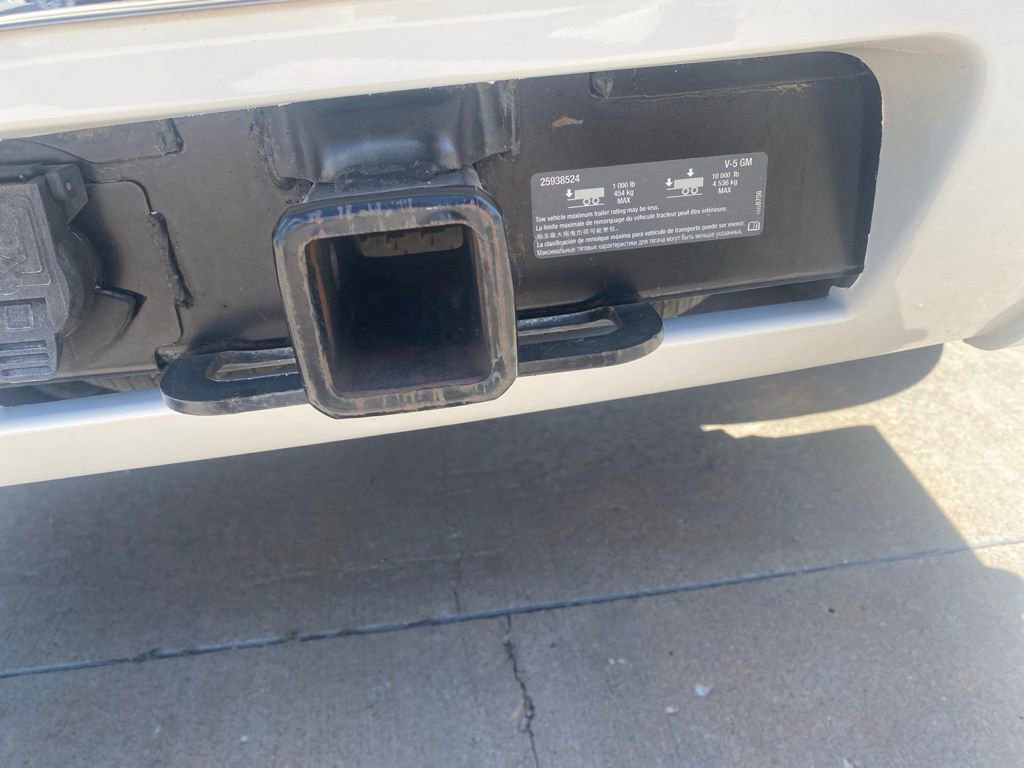 Used 2011 Chevrolet Suburban LTZ RWD image 6
