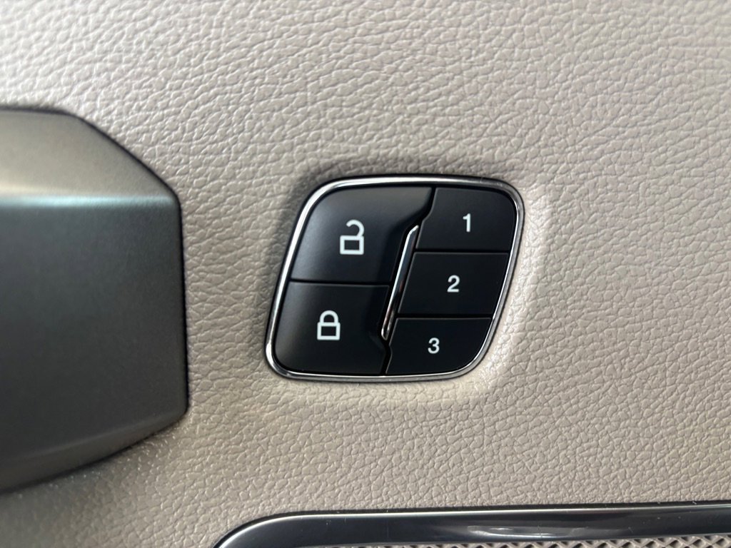 Used 2019 Ford F250 Limited AWD/4WD image 27