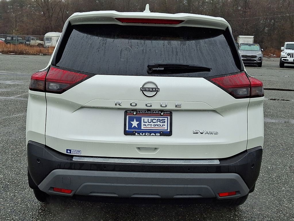 Used 2023 Nissan Rogue SV image 10
