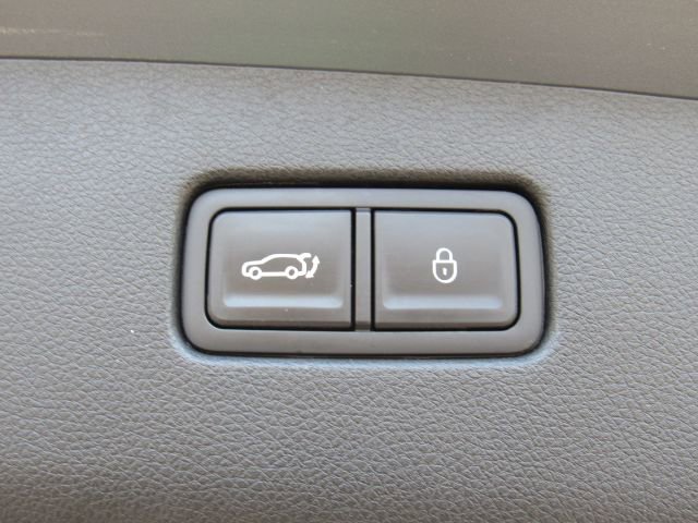 Used 2022 Genesis GV70 2.5T w/ Select Package image 29