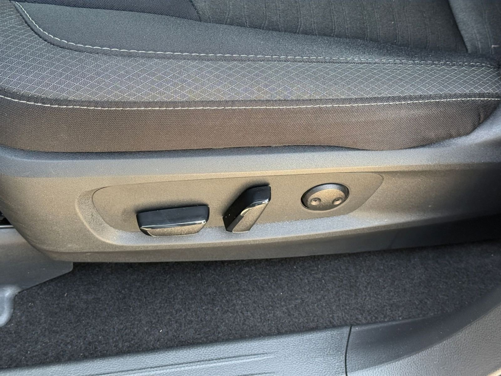 Used 2025 Nissan Pathfinder SV AWD/4WD image 22