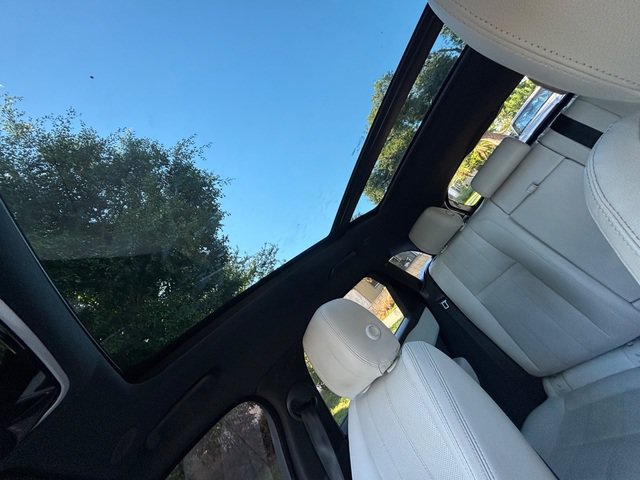 Used 2021 Land Rover Range Rover Velar S AWD/4WD image 38