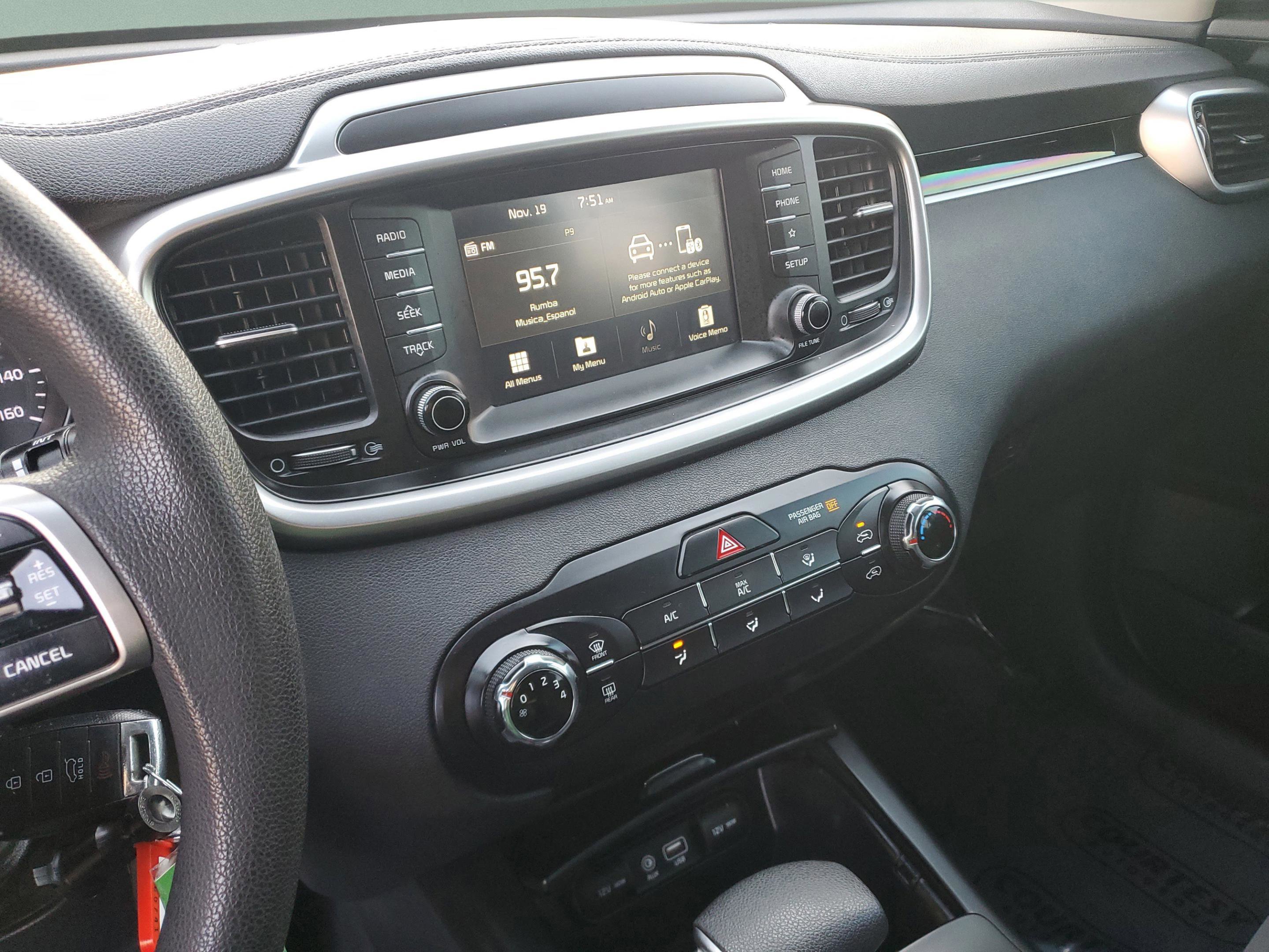 Used 2019 Kia Sorento LX image 22