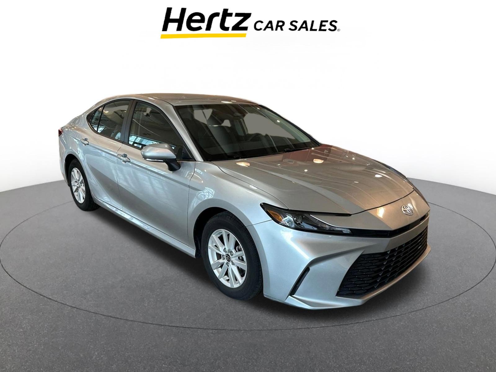 Used 2025 Toyota Camry LE FWD image 1