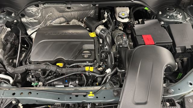 Used 2025 Chevrolet Trax LT FWD image 27