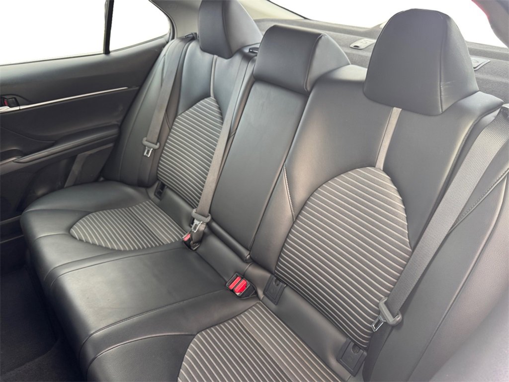 Used 2023 Toyota Camry SE image 13