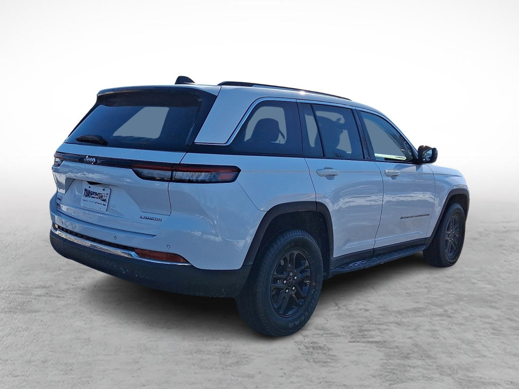 Certified 2023 Jeep Grand Cherokee Laredo image 5