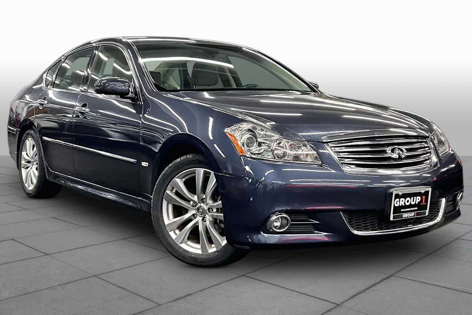 Used 2010 INFINITI M35 w/ Technology Pkg RWD image 2