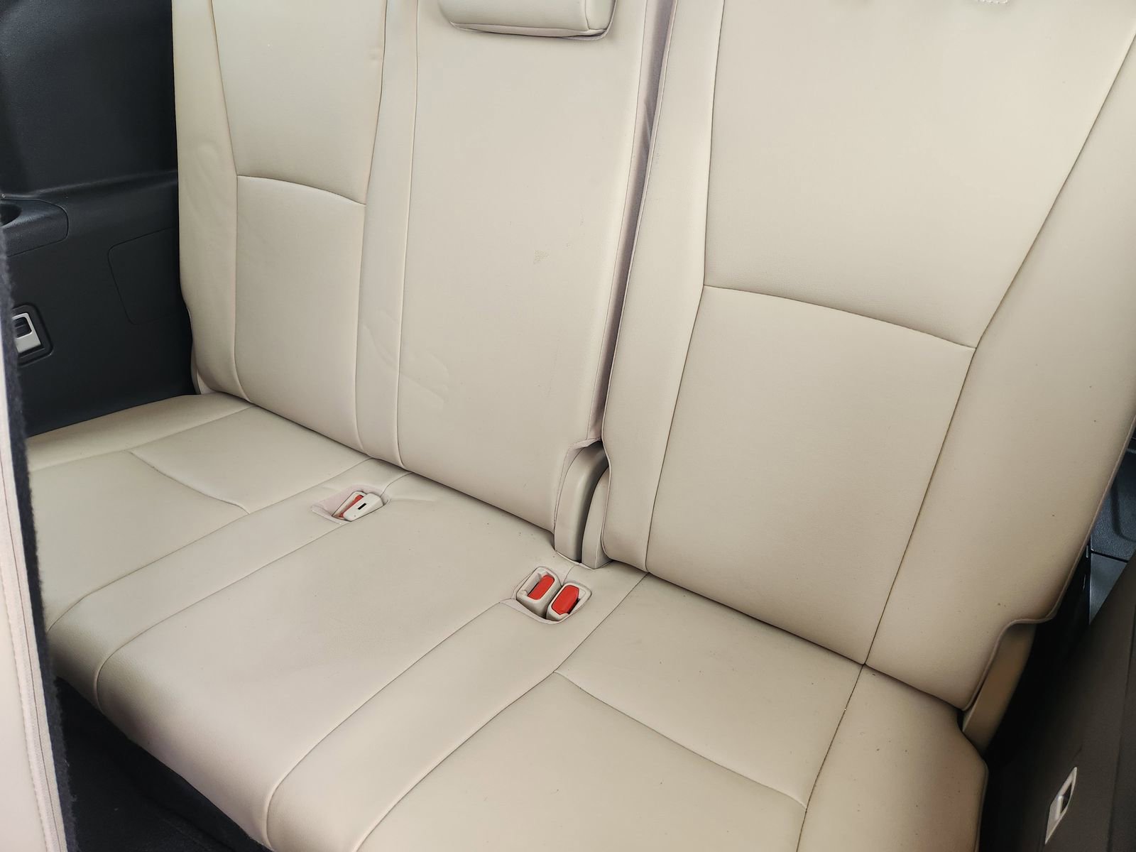 Used 2023 Toyota Highlander XLE FWD image 34