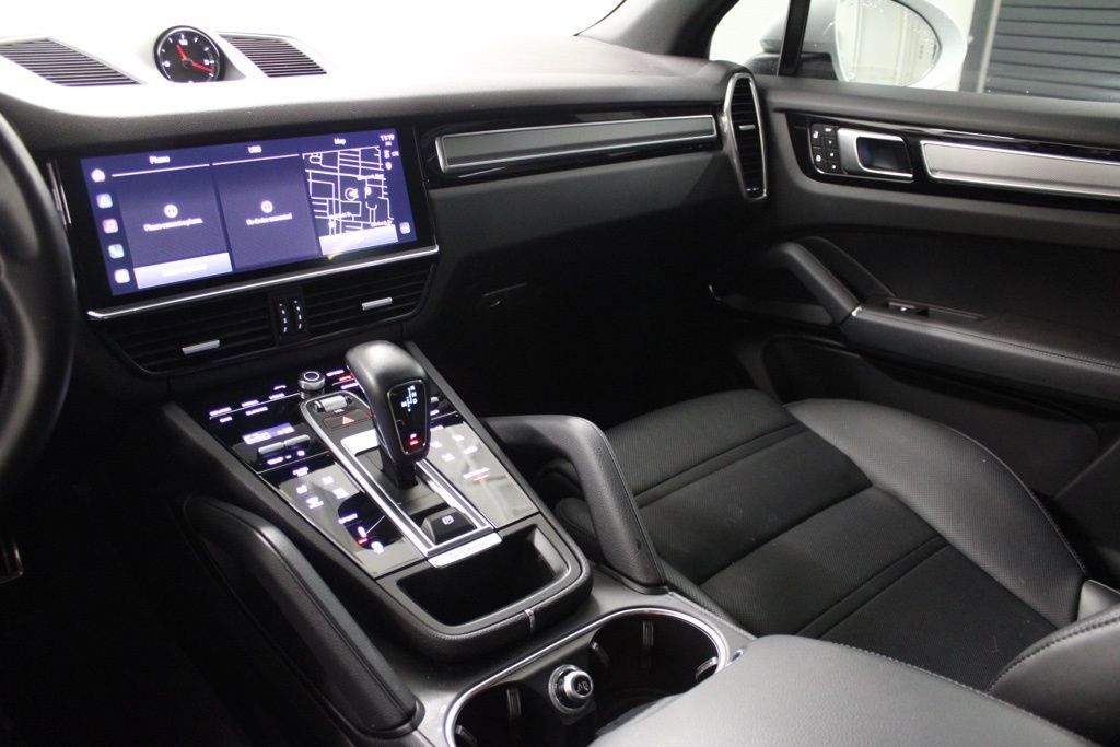 Certified 2023 Porsche Cayenne S Platinum image 23
