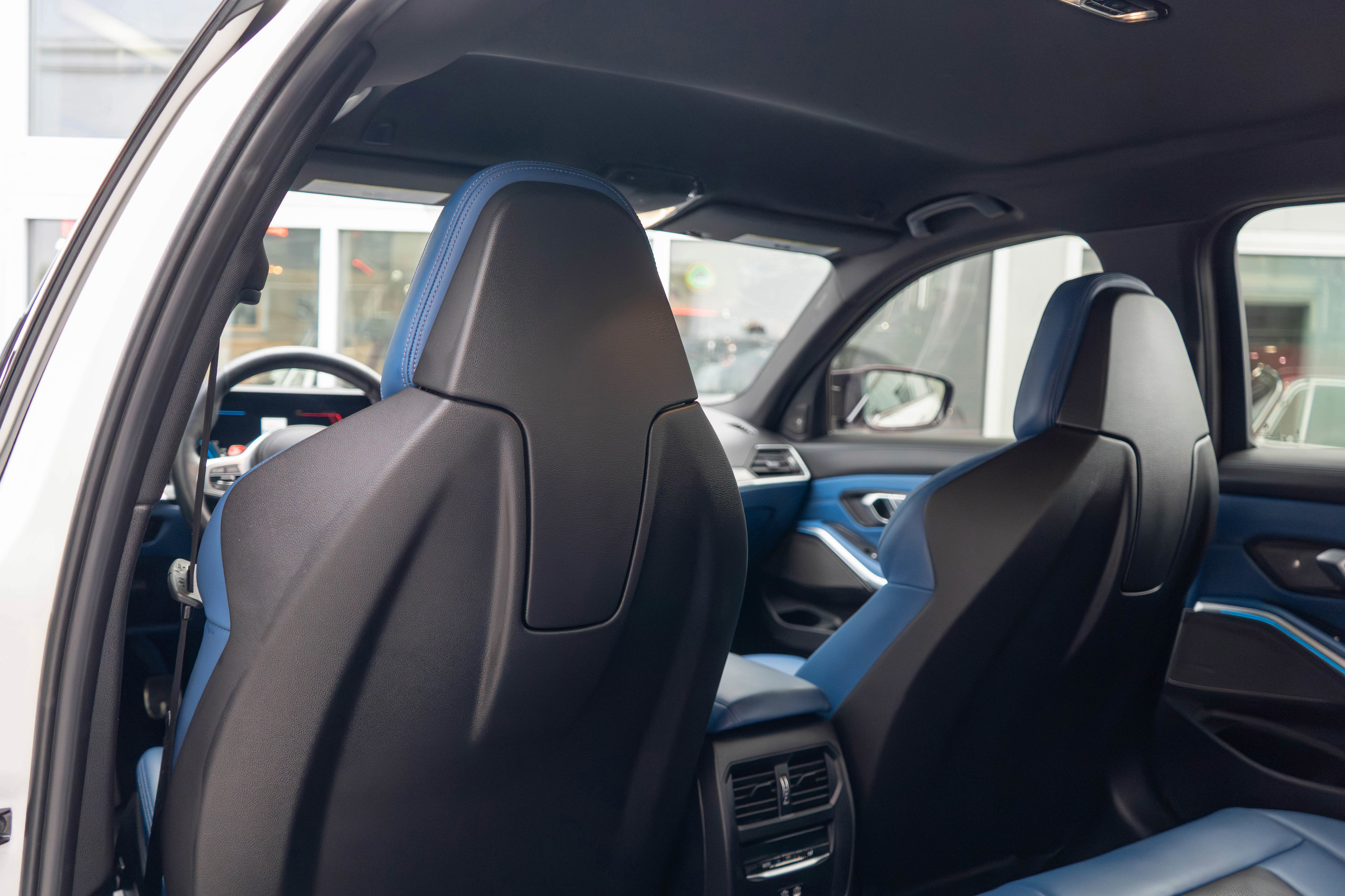 Used 2023 BMW M3 w/ M Carbon Exterior Package image 27