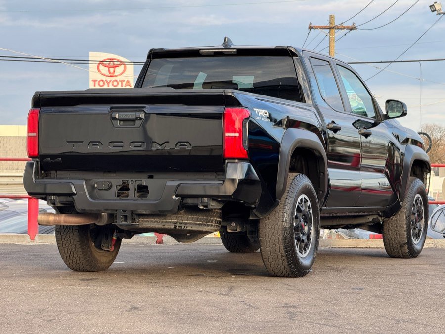Used 2024 Toyota Tacoma TRD Off-Road AWD/4WD image 5