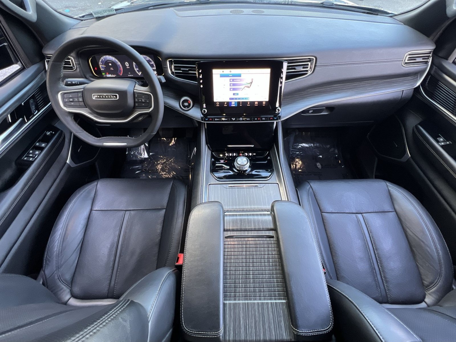 Used 2024 Jeep Wagoneer L Series II w/ Flexible Seating Group AWD/4WD image 28