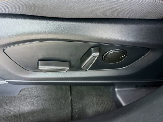 Used 2025 Ford Explorer Active RWD image 22