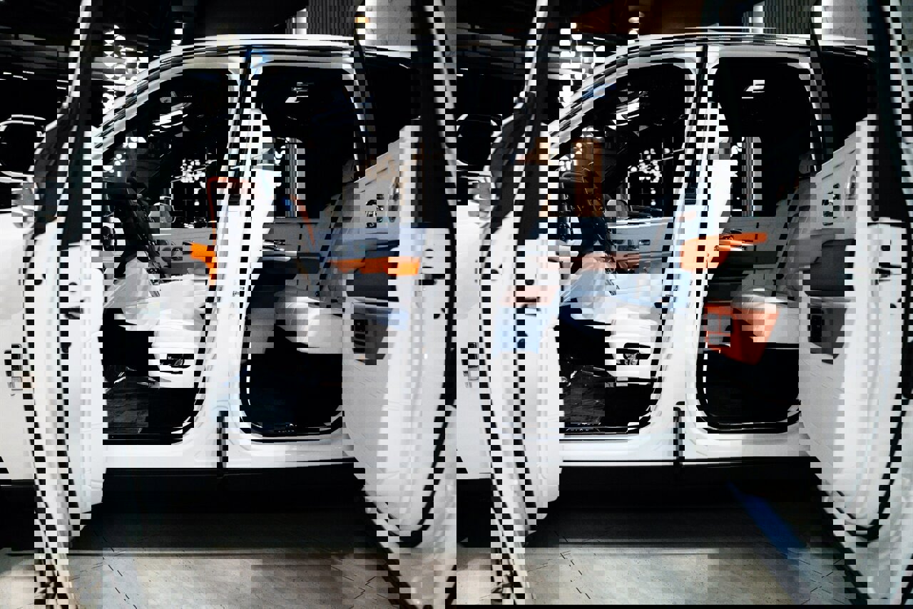 Used 2023 Rolls-Royce Cullinan w/ Cullinan Package image 18