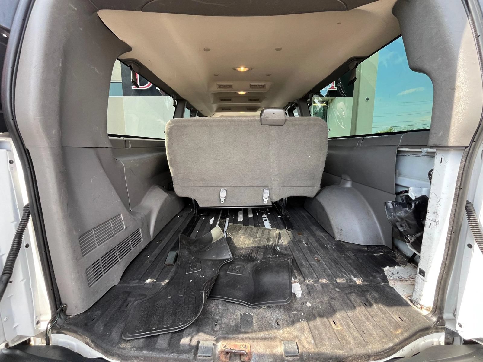 Used 2019 Chevrolet Express 3500 LT w/ LT Preferred Equipment Group RWD image 8