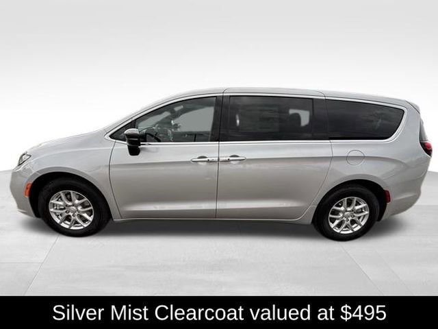 New 2026 Chrysler Pacifica Select image 3