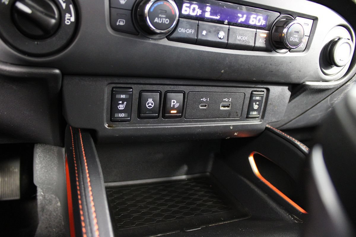 Used 2023 Nissan Frontier PRO-4X w/ Pro-4X Premium Package AWD/4WD image 29