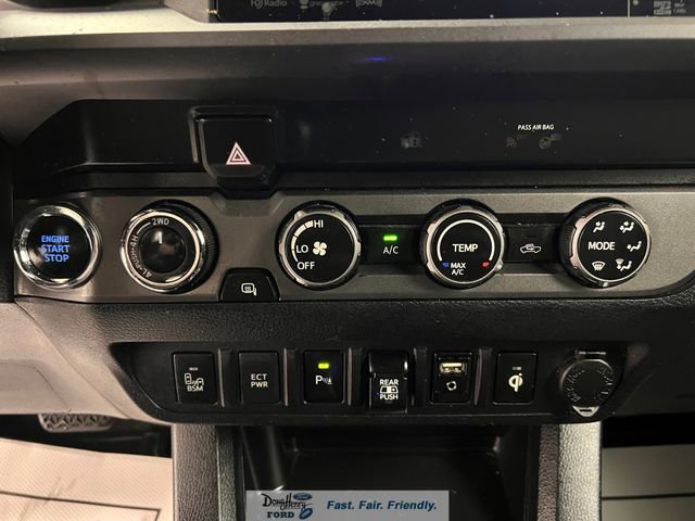 Used 2019 Toyota Tacoma TRD Sport w/ Technology Package AWD/4WD image 39