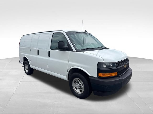 Used 2019 Chevrolet Express 2500 w/ Driver Convenience Package RWD image 7