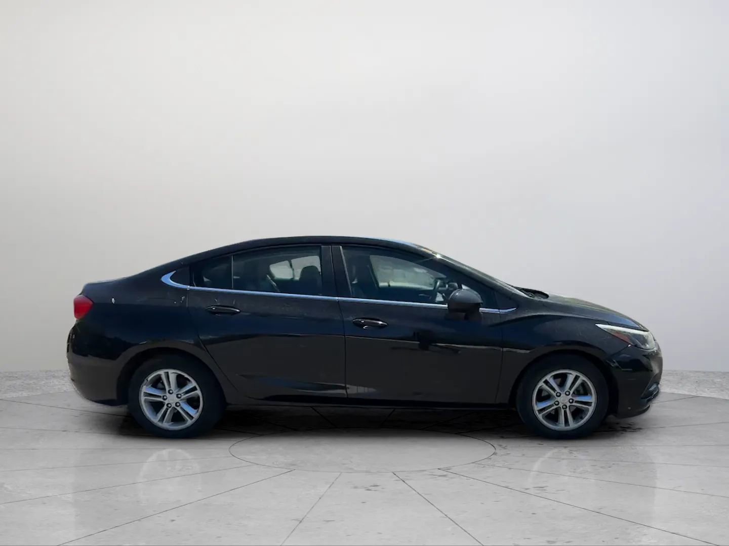 Used 2017 Chevrolet Cruze LT w/ Convenience Package FWD image 11