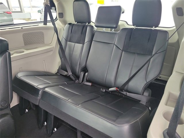 Used 2014 Chrysler Town & Country Limited image 15