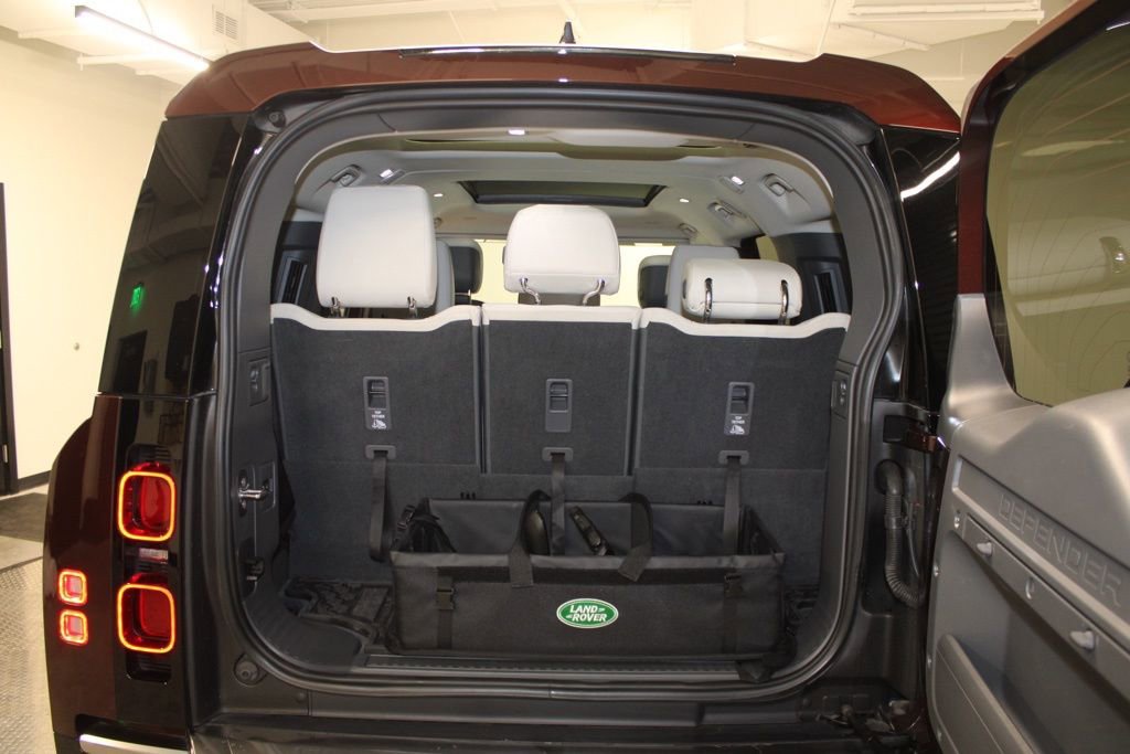 Used 2023 Land Rover Defender 130 SE image 43