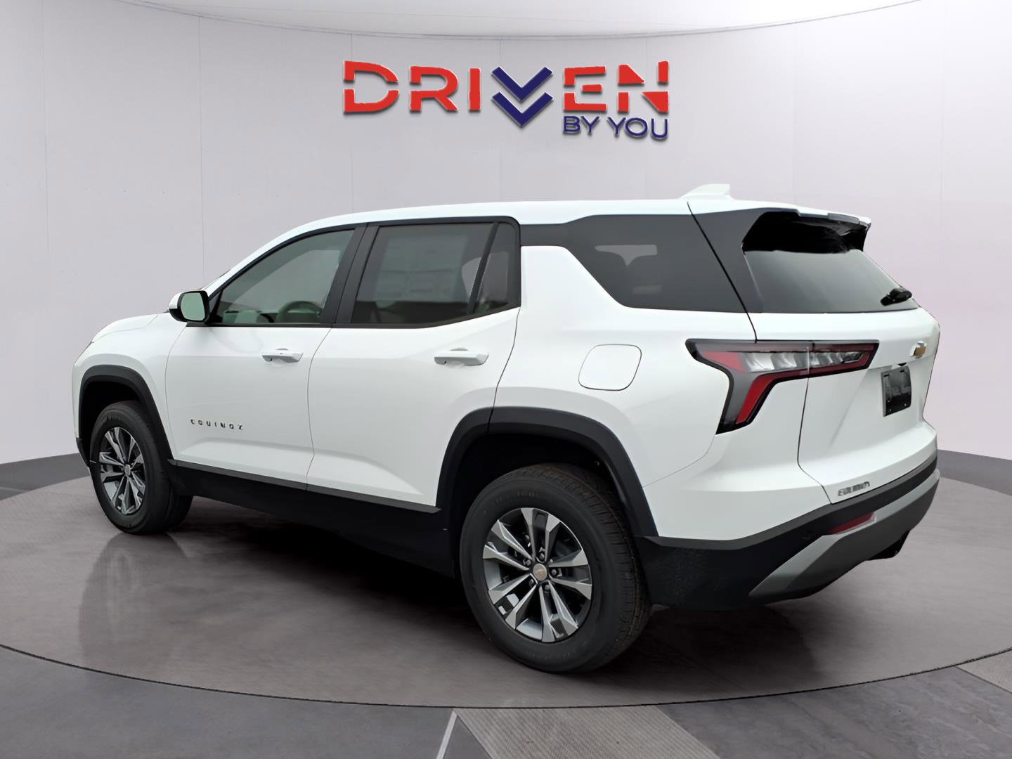 New 2026 Chevrolet Equinox LT w/ Convenience Package II image 3