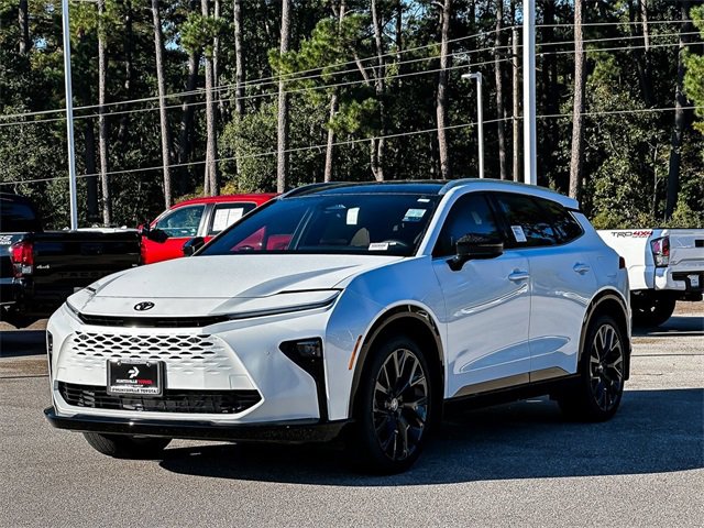 New 2025 Toyota Crown Signia image 4