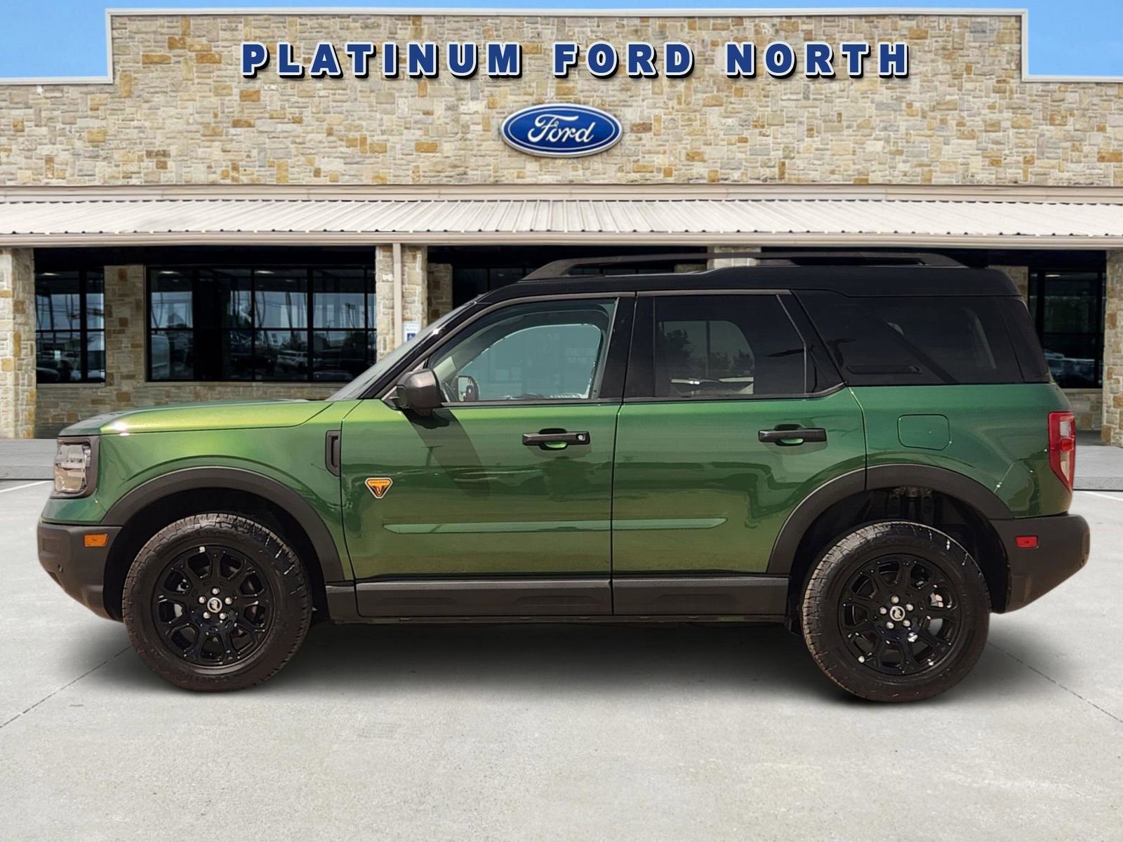 Used 2025 Ford Bronco Sport Badlands image 3