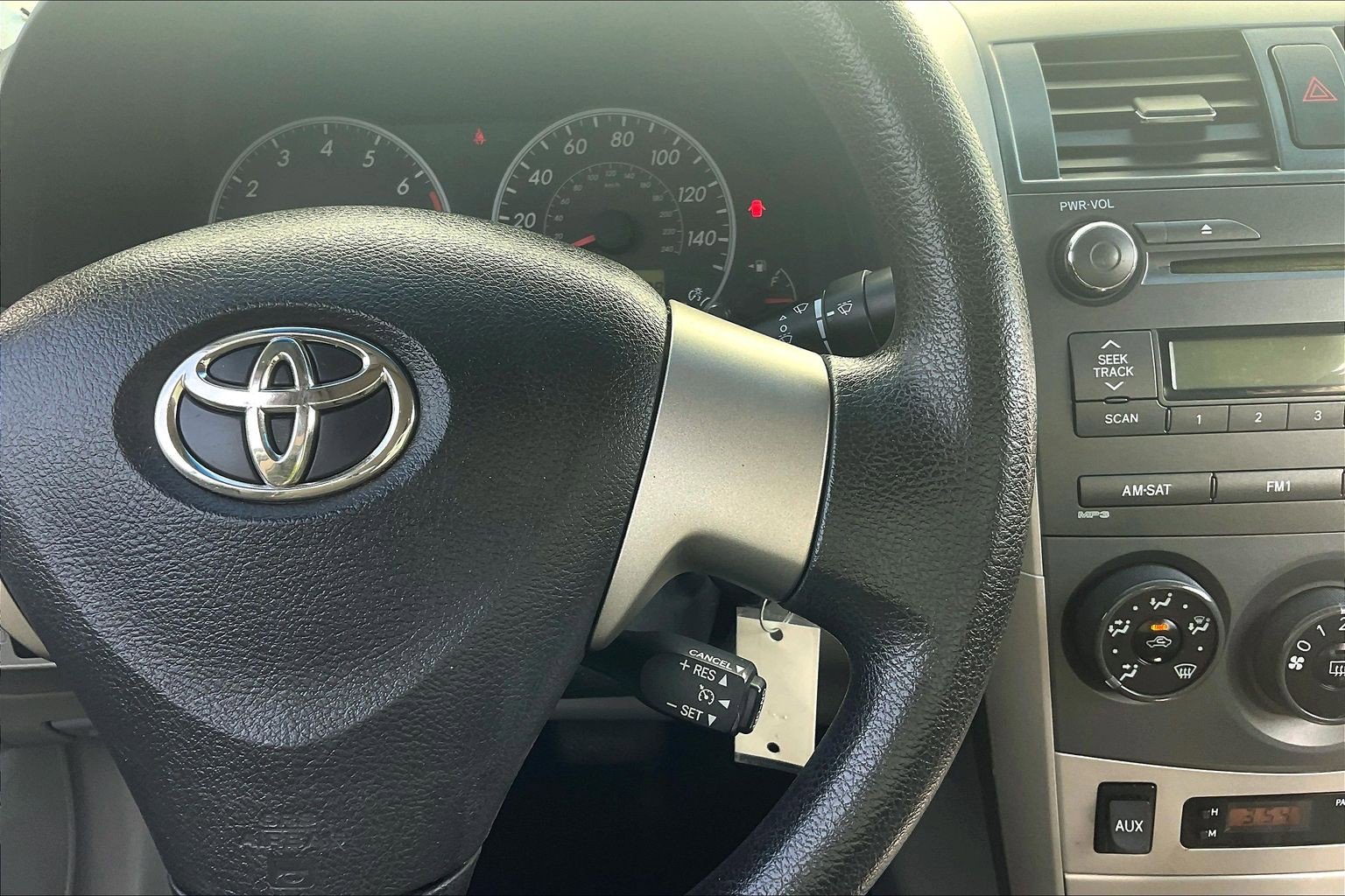 Used 2011 Toyota Corolla LE image 24