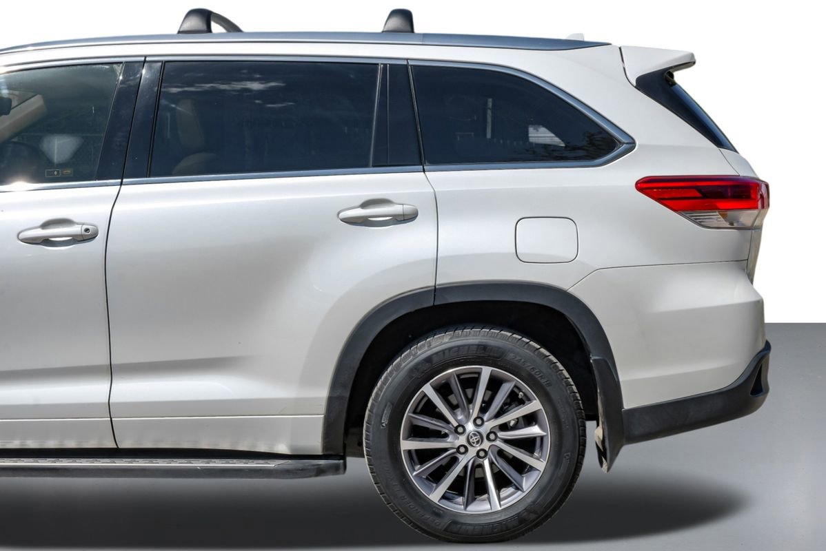 Used 2018 Toyota Highlander XLE FWD image 11