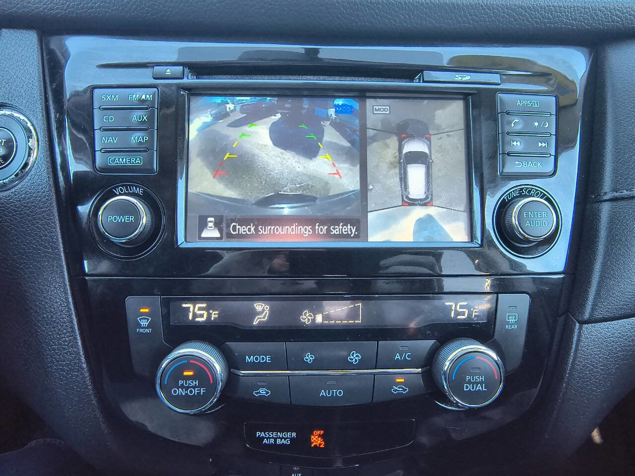 Used 2017 Nissan Rogue SV w/ SV Premium Package image 13