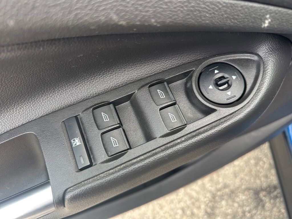 Used 2017 Ford Escape SE w/ SE Cold Weather Package image 13