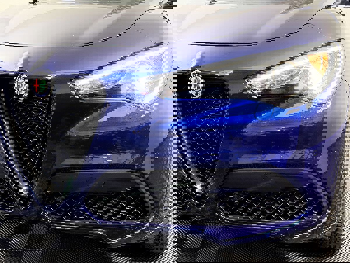 Used 2021 Alfa Romeo Stelvio Ti w/ Premium Package image 13