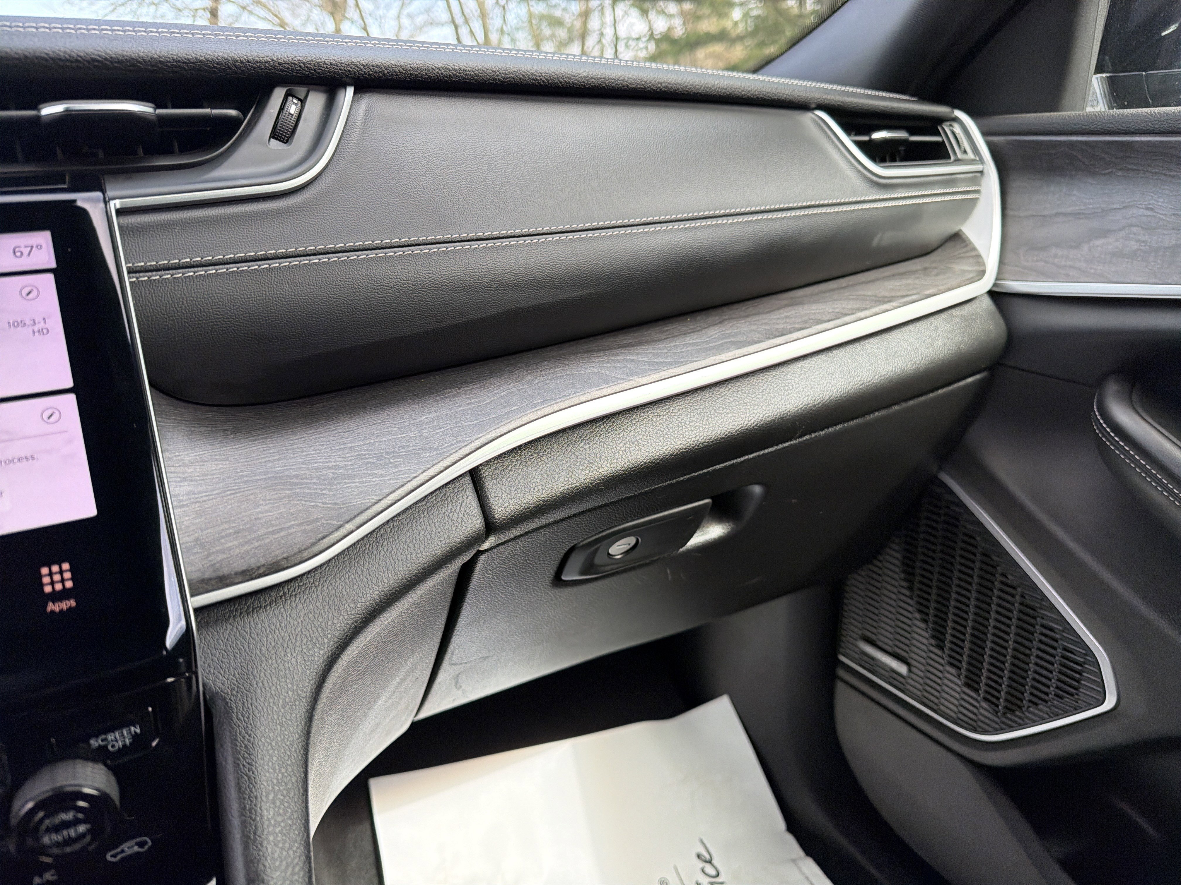 Certified 2024 Jeep Grand Cherokee L Limited w/ Luxury Tech Group II image 19
