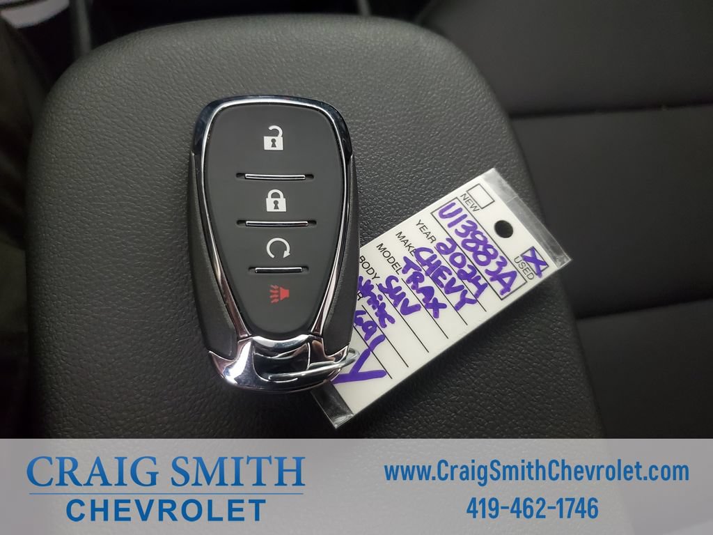Used 2024 Chevrolet Trax RS w/ Sunroof Package FWD image 29